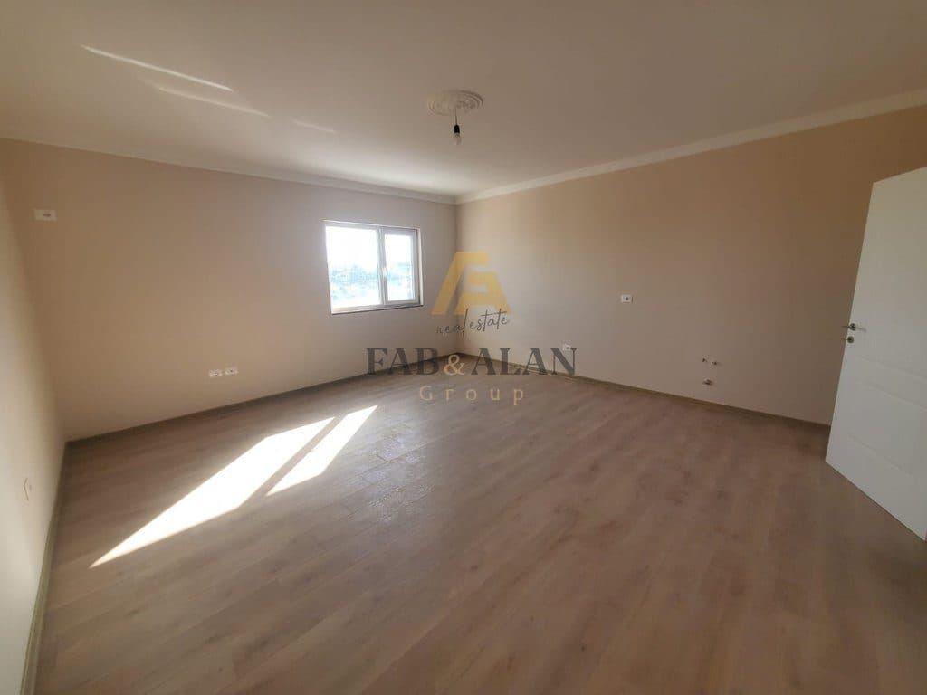 NE SPITALLE TE DURRESIT APARTAMENT 2+1 PER SHITJE! 2