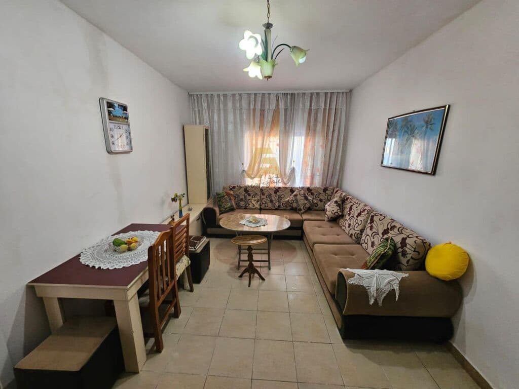APARTAMENT 2+1 PER SHITJE NE DURRES TEK SPITALI!