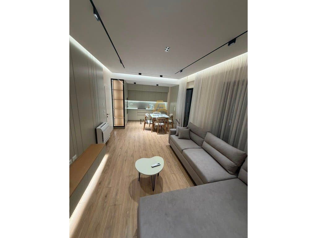 Shitet Apartament Luksoz 2+1 + 2 Banjo + Post Parkimi tek Liqeni i Thatë 2