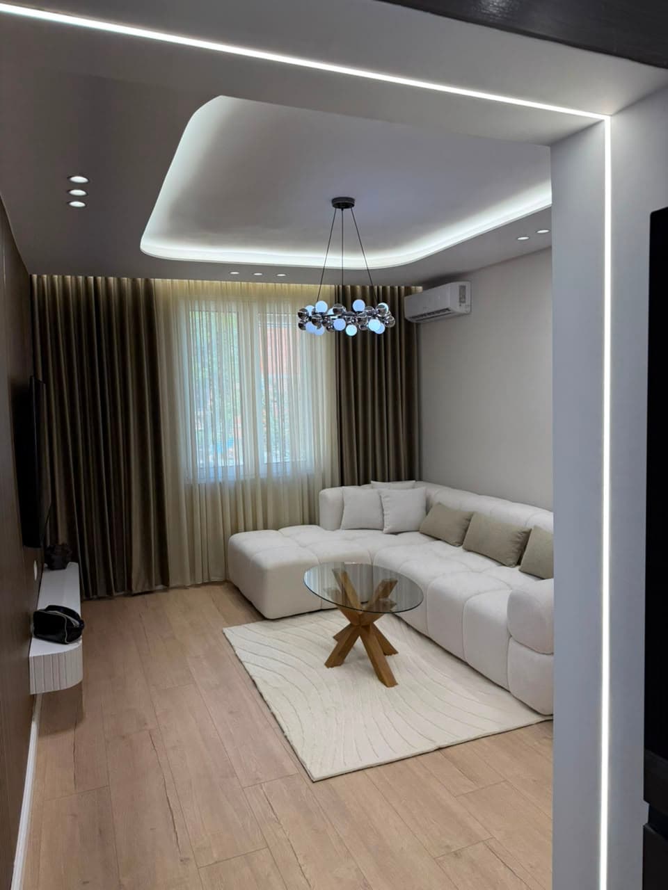 Apartament 1+1 Për Shitje në Gjimnazi Petro Nini Luarasi, (Prane liqenit Tiranës) - 210800€ ose 19.500.000 Lekë 3