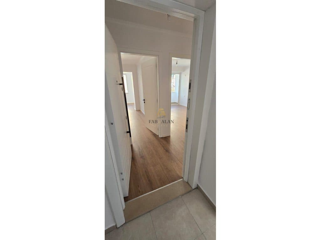 TEK MOZAIKU I TIRANES APARTAMENT 1+1 PER SHITJE!