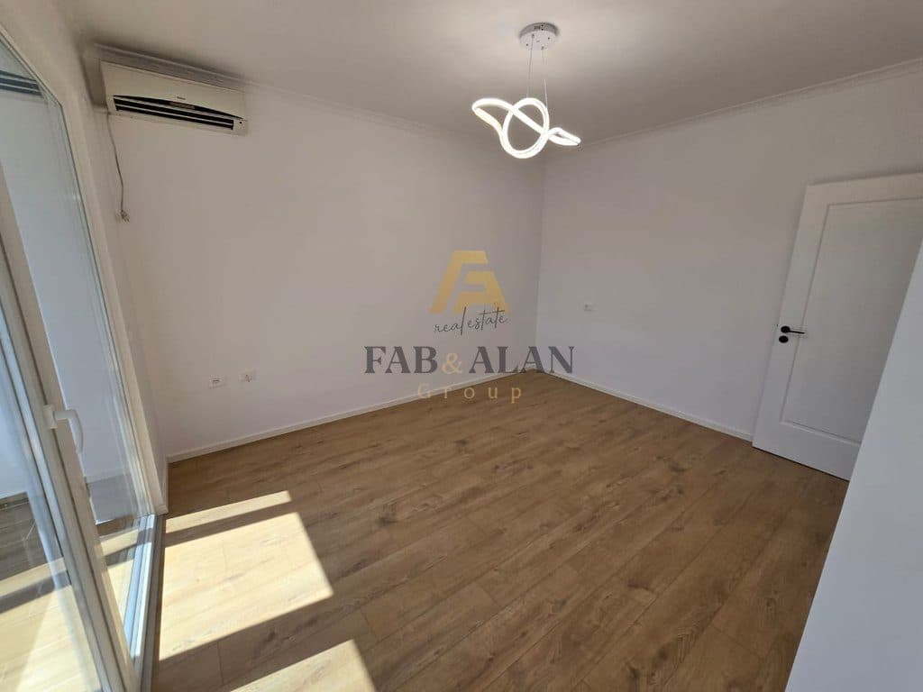 TEK RRUGA BARDHYL APARTAMENT 2+1 PER SHITJE!