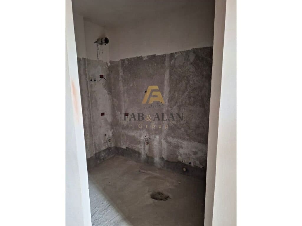 Apartament 2+1+2 + Garazh per shitje ne Babrru! 3