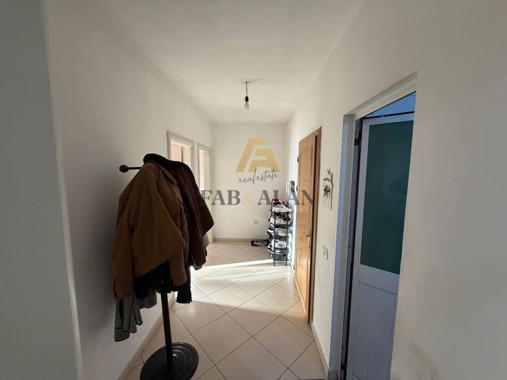 Shitet Apartament 2+1+2 në Astir 3
