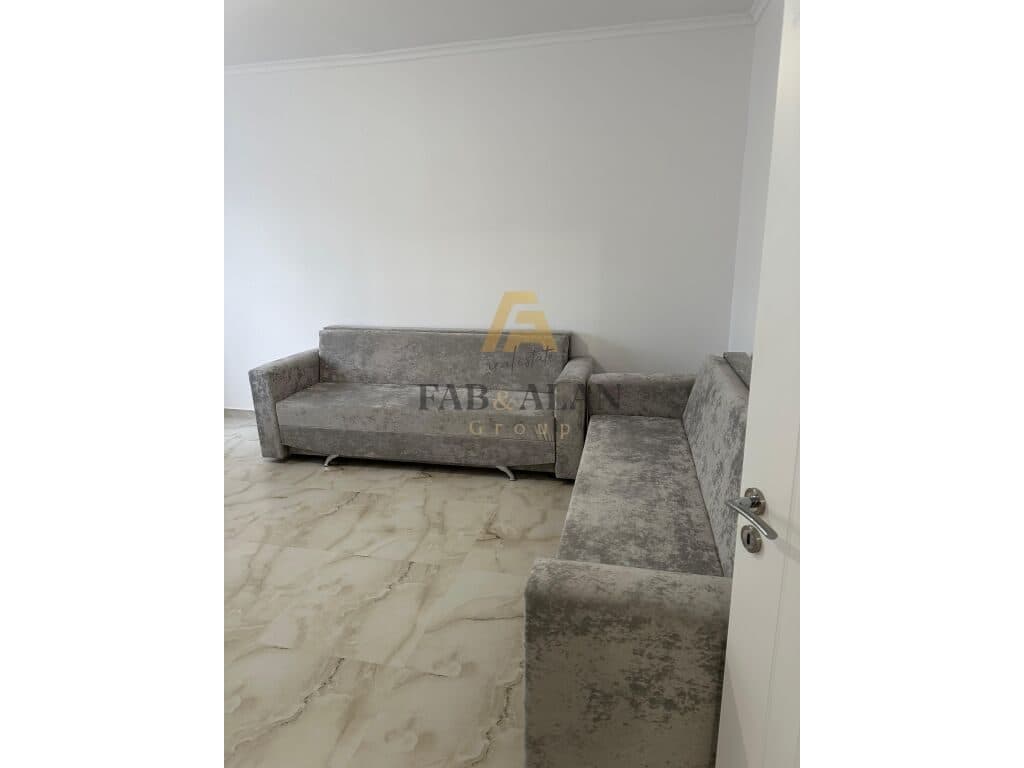 PRANE KOMISARIATIT NR. 4 APARTAMENT 1+1 PER QERA! 4