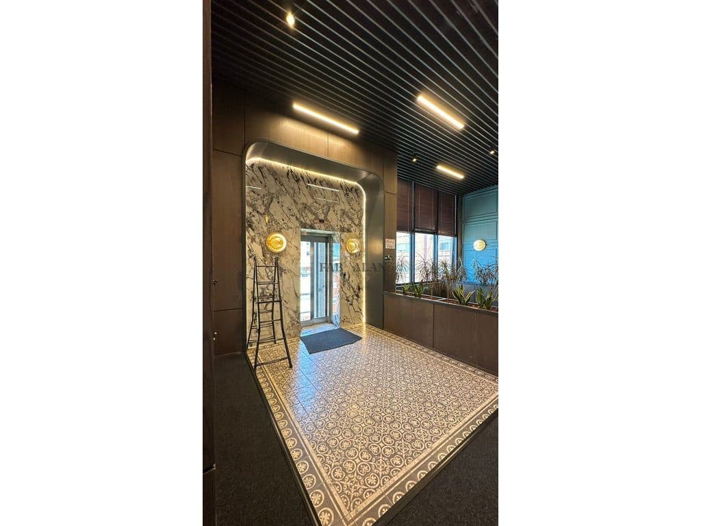 AMBIENT BIZNESI PREMIUM ME QERA – ROOFTOP EKSKLUZIV NË TIRANË
JEPET ME QERA / SHITJE – AMBIENT KOMERCIAL PREMIUM 2