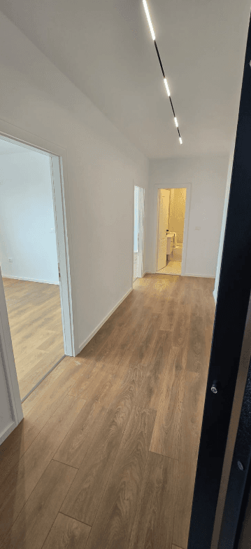 🏡 Shitet Apartament 1+1 – 21 Dhjetori, Tiranë 3