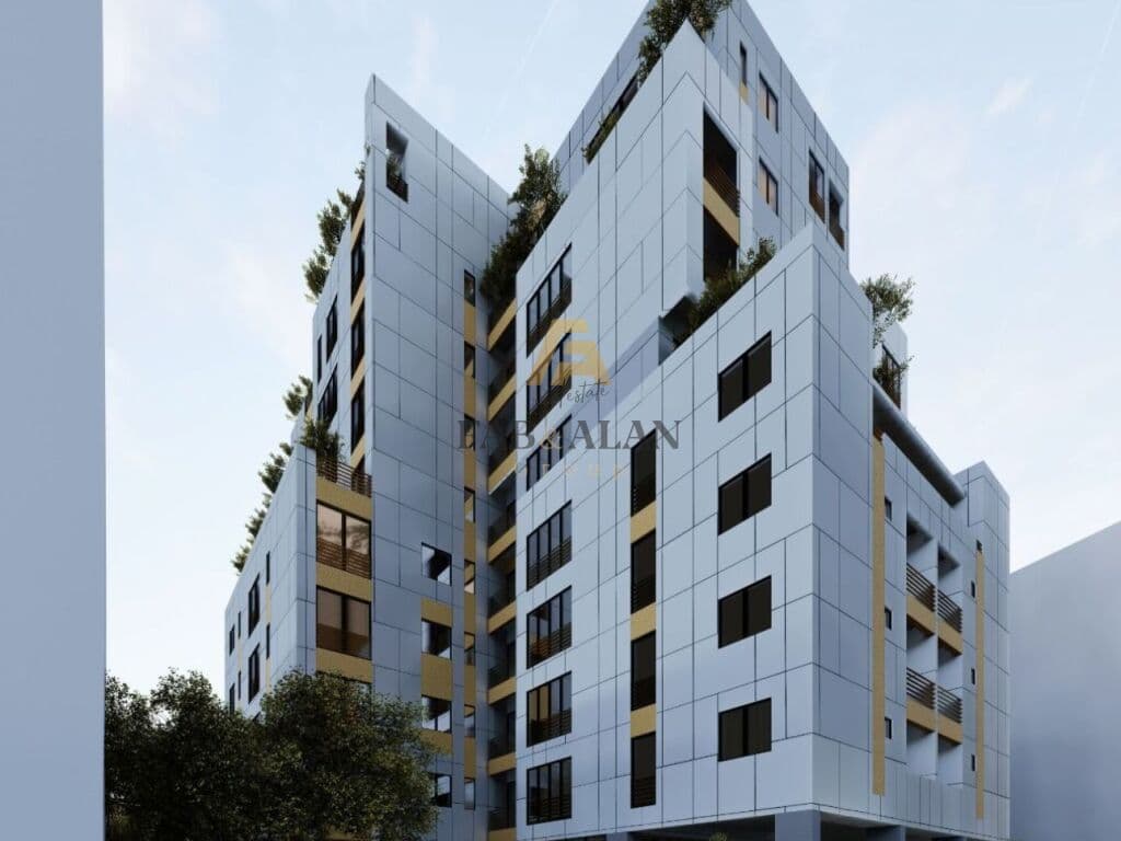 TEK SHKOLLA E BASHKUAR APARTAMENT 2+1+2 PER SHITJE!