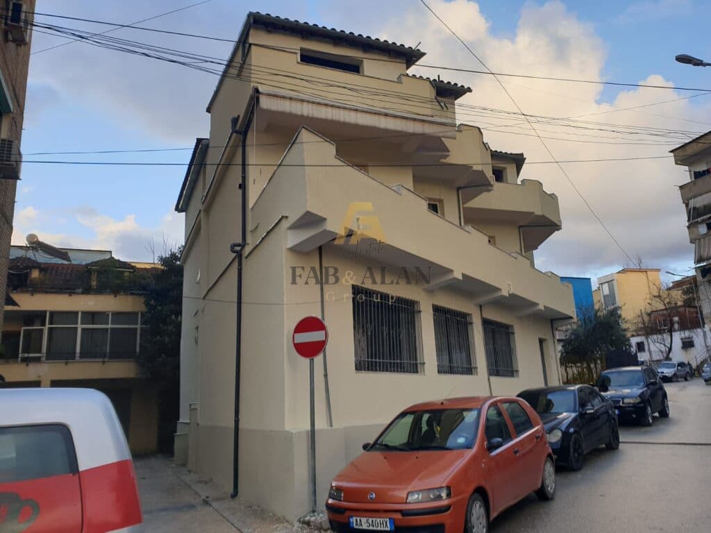 SHITET VILA 3 KATE MBRAPA SHKOLLES BAJRAM CURRI! 3
