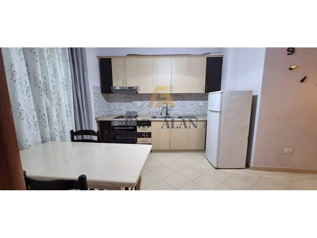 ASTIR, jepet me qera apartament 65m2 në një pallat të ri, kati 3 në një 7 katësh, totalisht i mobiluar, me orientim nga jugu, me ashensor.
Astir, 1+1 me qera, pranë Vilës L
40 000lek 2