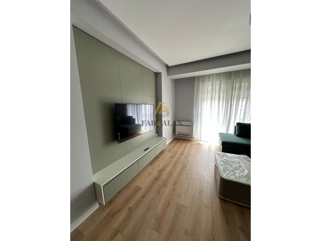TEK ISH PARKU I AUTOBUZAVE PRANE REPORT TV APARTAMENT 3+1+2 PER QERA! 2