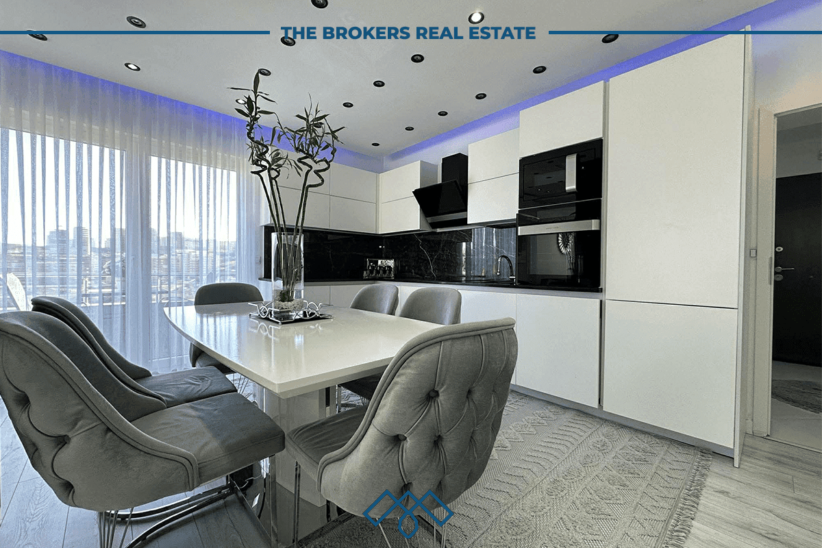 Duplex me qira 156,3m2, në lagjen Emshir/Kalabri. 3
