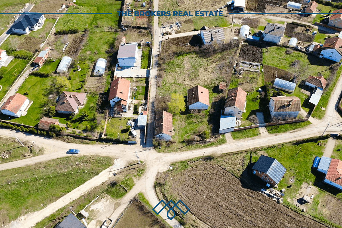 Truall në shitje 16 Ari – Miradi e Epërme (Fushë Kosovë). 3