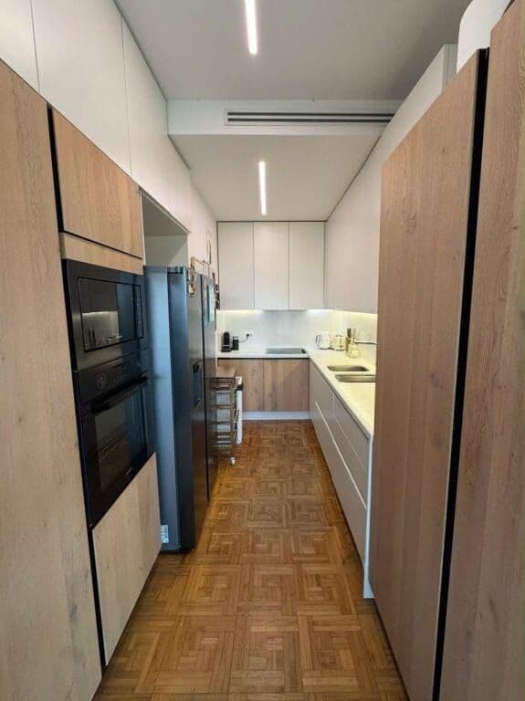 ✨ LUKS I ZEMRËS SË TIRANËS | 2+1+2 PËR QIRA – AMBASADOR 3 2