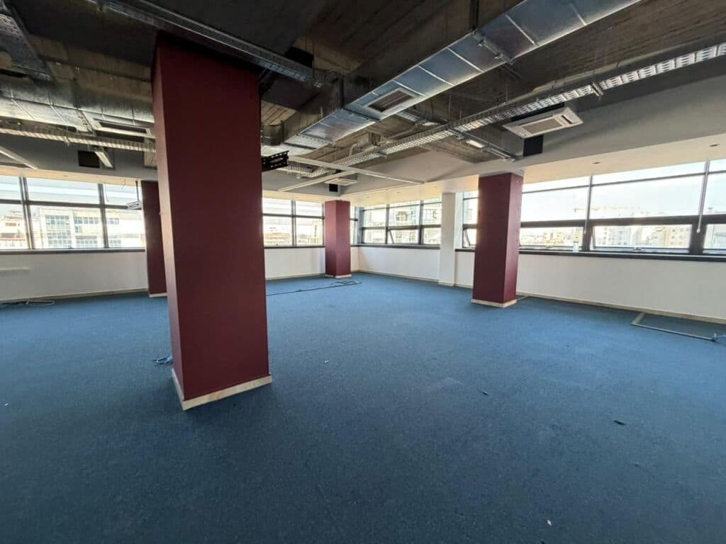 🏢✨ HAPËSIRË ZYRE PREMIUM PËR QIRA | QENDRA – TIRANË