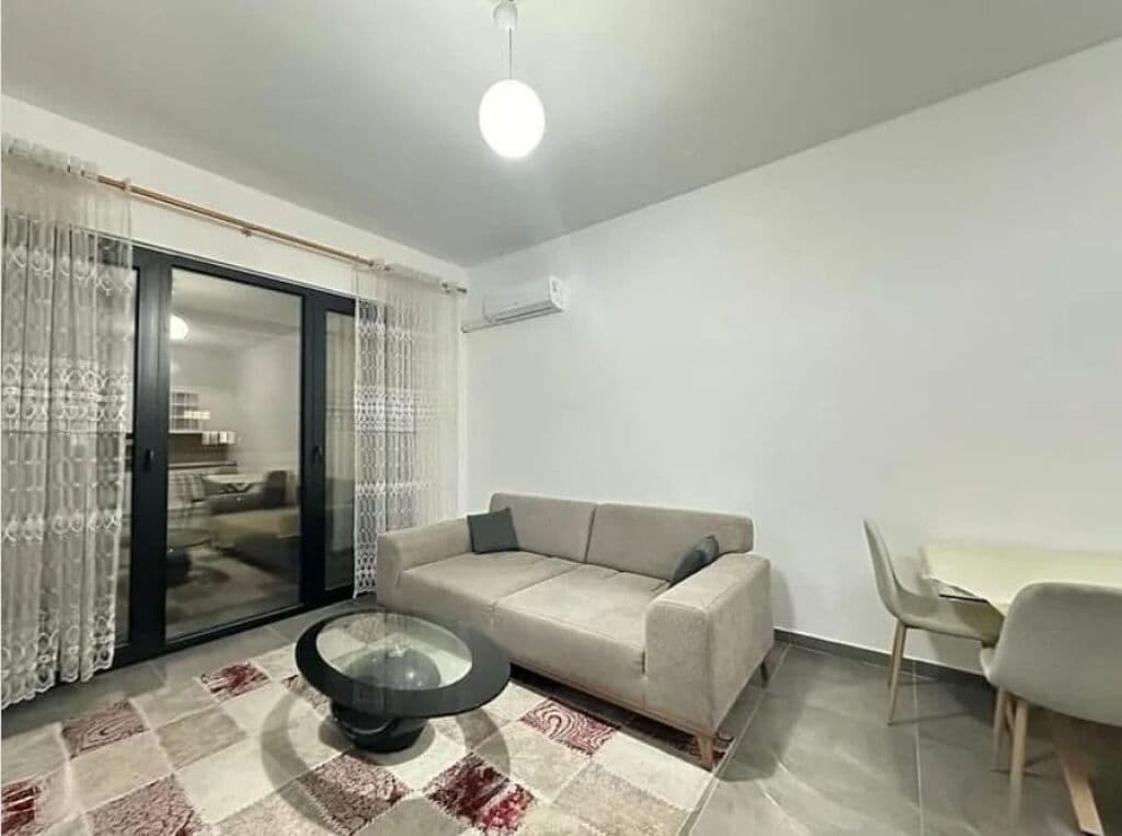 🏡 1+1 APARTAMENT PËR QIRA – SHESH 21, RRUGA KAVAJËS