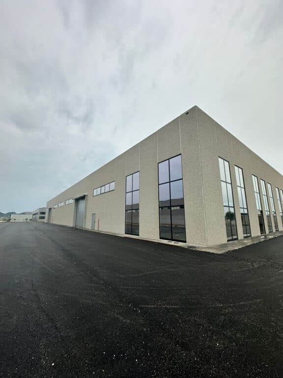 🏭 MAGAZINA INDUSTRIALE PREMIUM PËR QIRA | PORTO ROMANO