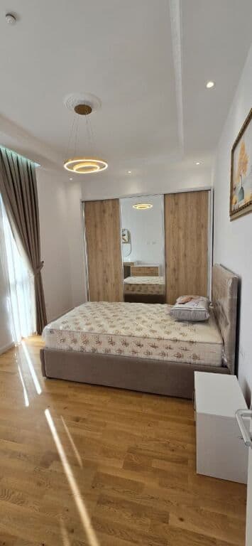🏡 PËR QIRA | VILA 3-KATËSH – SHUMË PRANË TEG 3