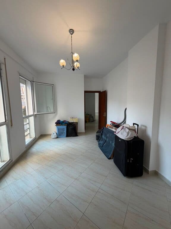🏡 APARTAMENT 2+1+2 PËR SHITJE – PAZARI I RI