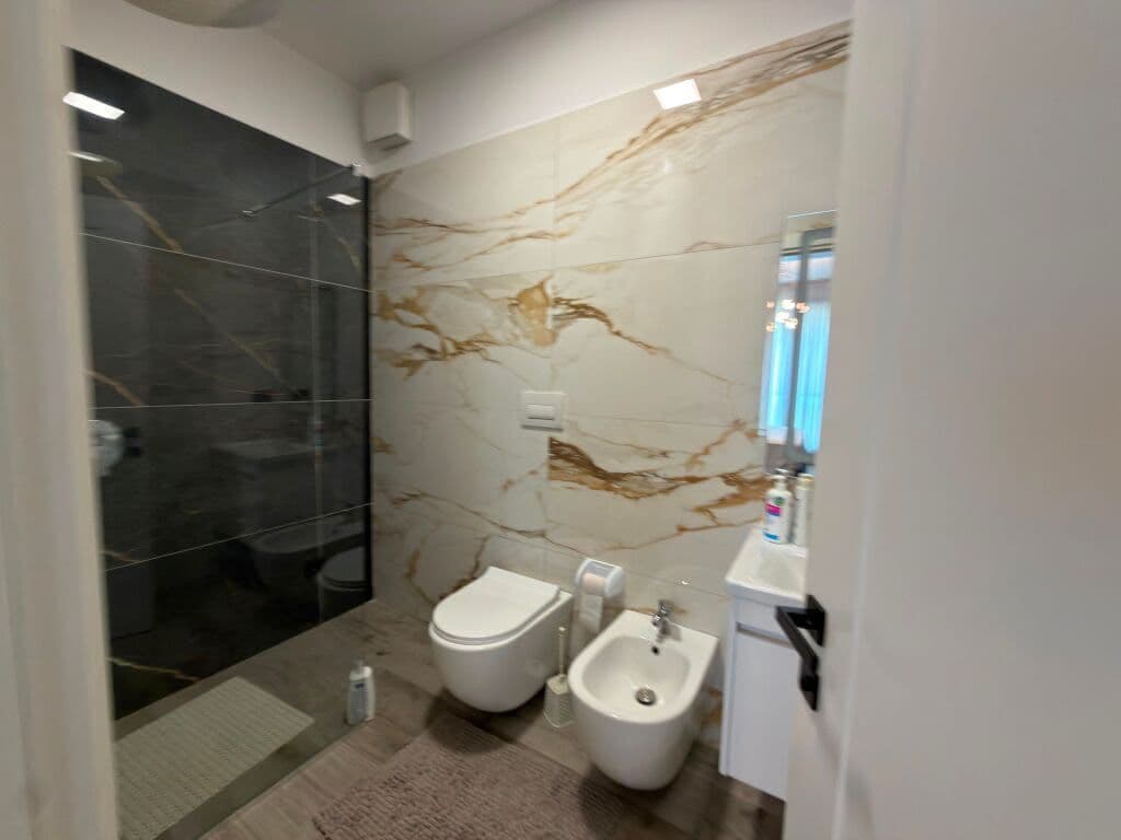 🏡 APARTAMENT PREMIUM ME QIRA – TEG 2