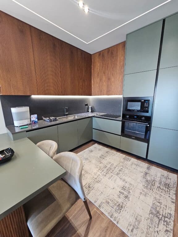 ✨ LUKS I KOMODITET – APARTAMENT 2+1+2 PËR QIRA📍 Ambasador 3 – Tiranë