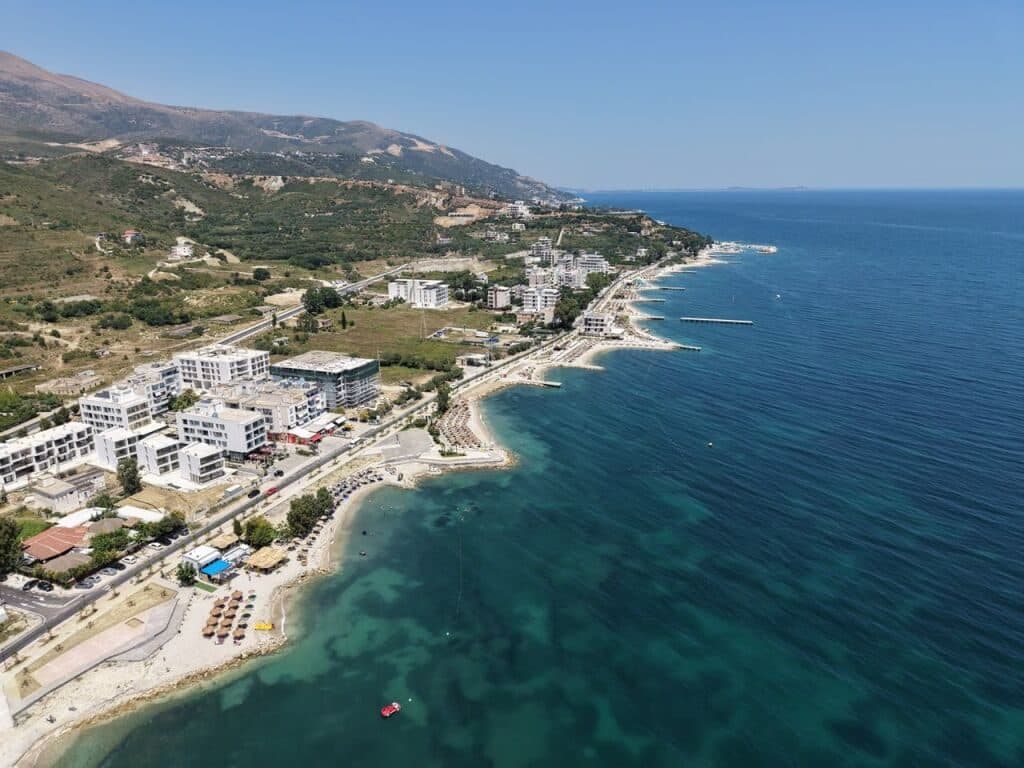 🏖️ APARTAMENT 1+1 PËR SHITJE – RADHIMË, VLORË 🌊