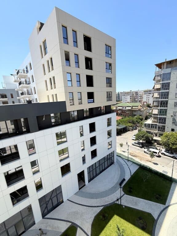 🏡 APARTAMENT 2+1 + VEND PARKIMI PËR SHITJE 🚗 📍 Rruga Jordan Misja, pranë SPAK 2