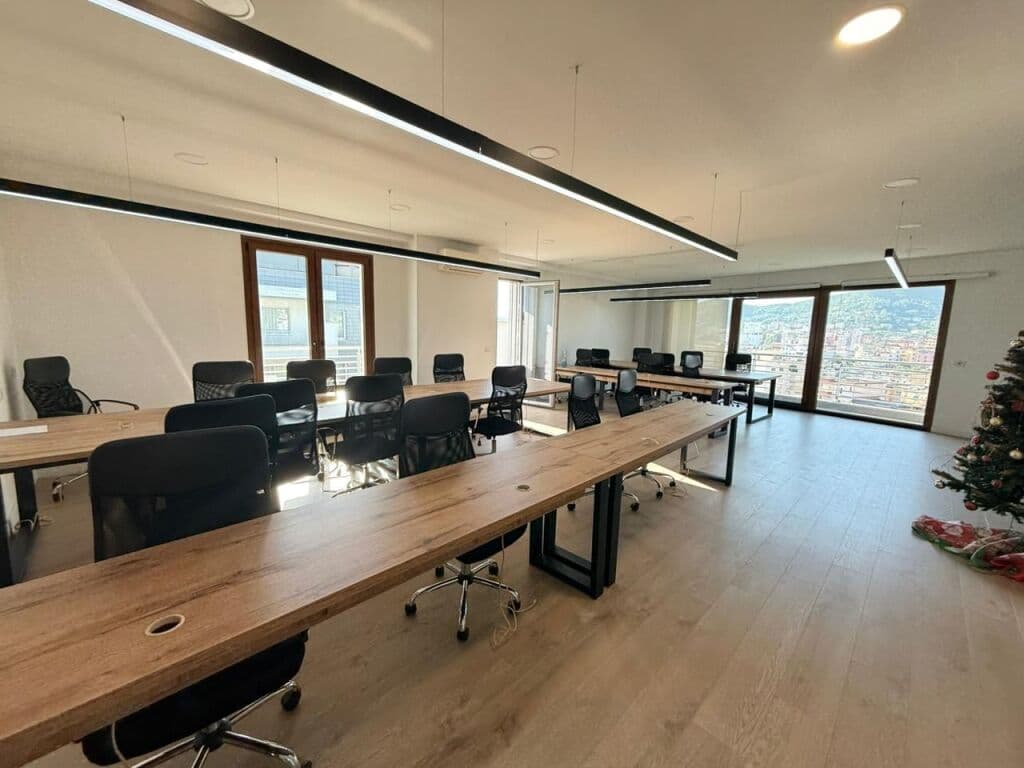 🏢 Hapësirë Zyre për Qira – Rezidenca Delijorgji