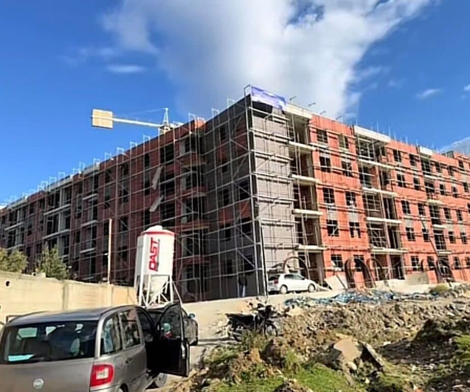 PËR SHITJE APARTAMENT 2+1 – ANË TË LIQENIT, PASKUQAN 3