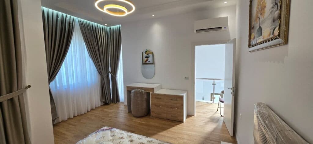 📌 PËR QIRA | VILA ME 3 KATËR – SHUMË PRANË TEG 3