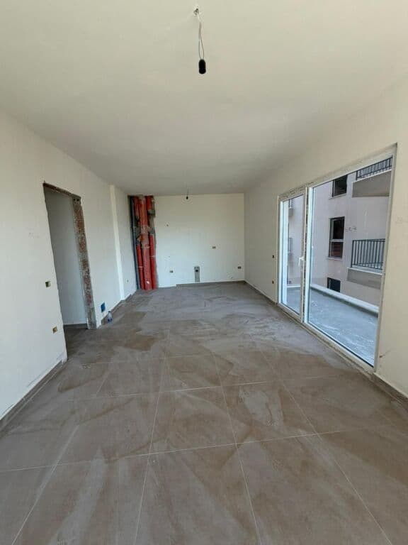 🚨 MUNDËSI‼️ Vetëm 1,100 €/m² 🚨 🏡 Apartament 2+1 + Lavanderi në Shitje – Holiday Inn, Shëngjin 4