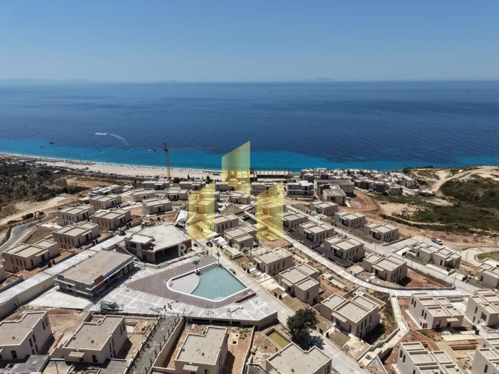 🌊 VILA QË JU OFRON LUKS TË VËRTETË NË DRIMADH! 🏡