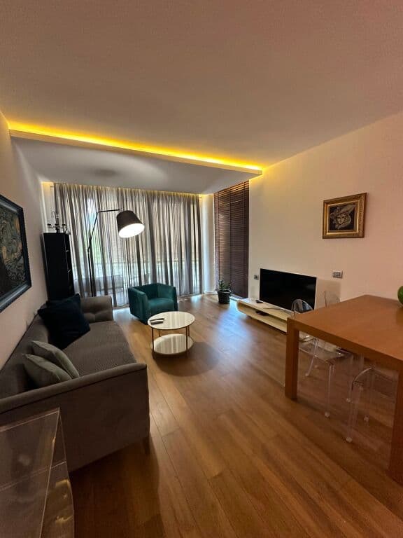 🏡 Apartament 2+1 për Qira – Liqeni i Thatë 2