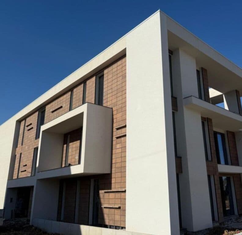 🏡 Apartament 1+1 + Veranda për Shitje 📍 Rezidenca Tulipan 4