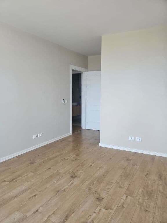 🏢 PËR QIRA | HAPËSIRË ZYRE – LAKE VIEW RESIDENCE