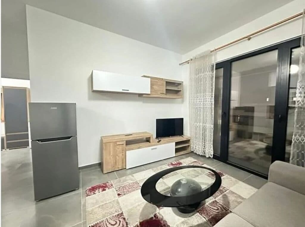 🏡 1+1 APARTAMENT PËR QIRA – SHESH 21, RRUGA KAVAJËS 2