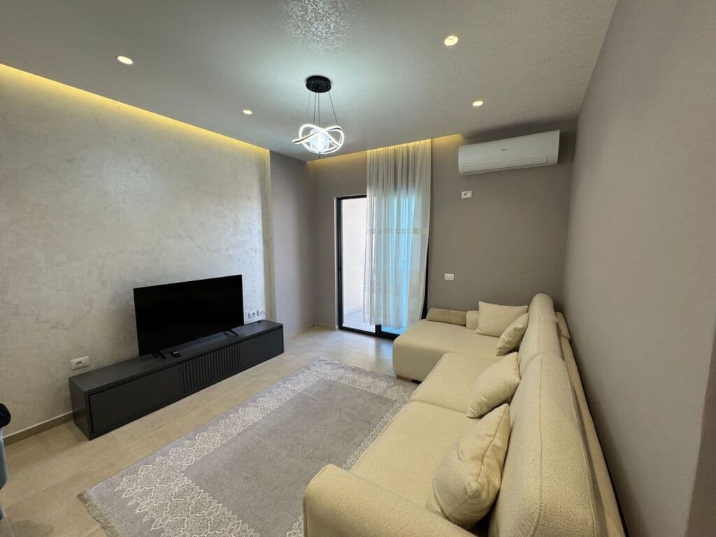 🏡 Apartament 1+1 për Shitje Golem 2