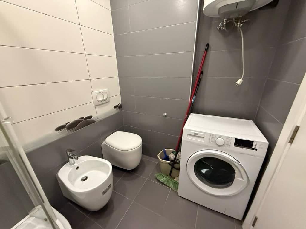 🏡 Apartament 1+1 për Qira – Rruga Kavajës, Qendër 2