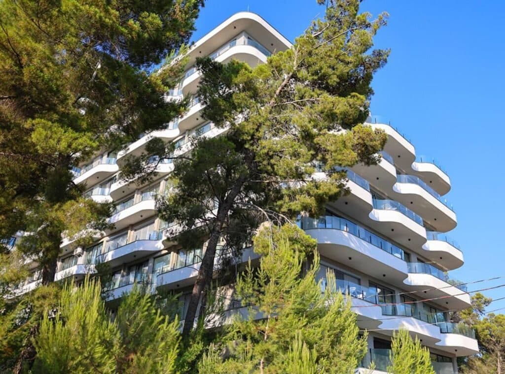 🏖️ APARTAMENT 1+1 PËR SHITJE ME PAMJE NGA DETI – RANA E HEDHUN 🌊 3
