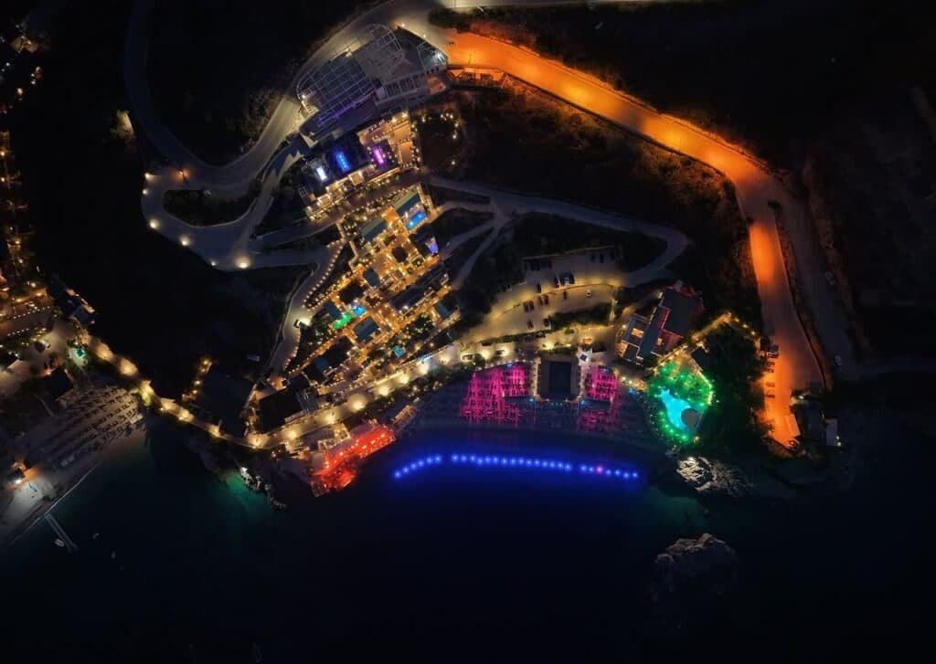 🌊 INVESTO SOT, GËZO JALËN NESËR! 🏖️ Studio + Vendi i Parkimit në Shitje në Jalë 3