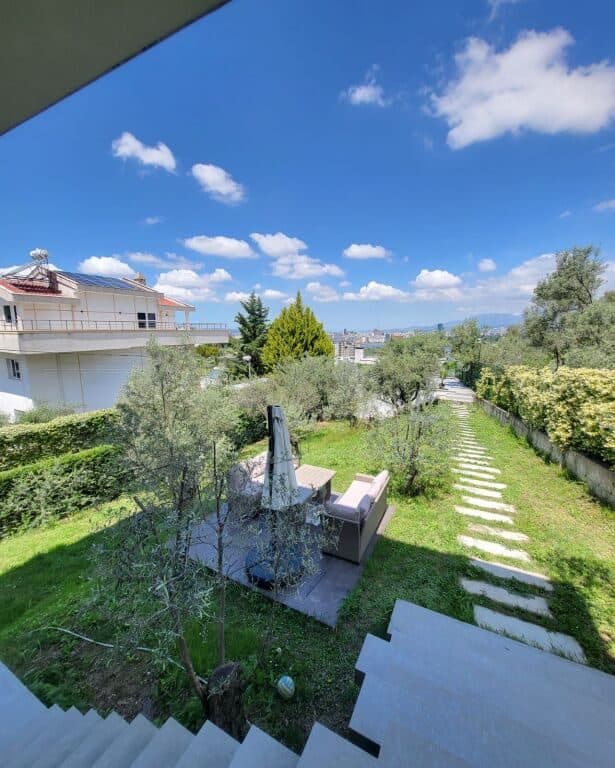 🏡 Vila premium për qira në Liqenin e Thate Ideale për jetesë ose aktivitet biznesi 2