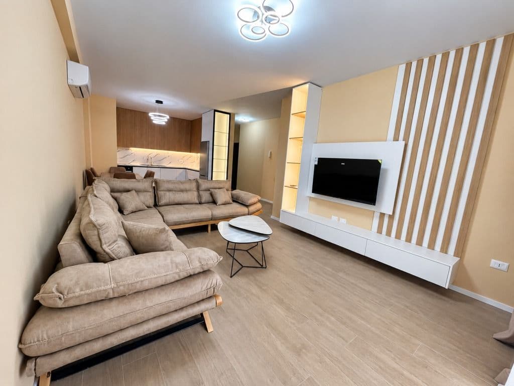 🏡 ME QIRA 2+1 + 2 TUALETE & VERANDË | LIQENI I THARË 2