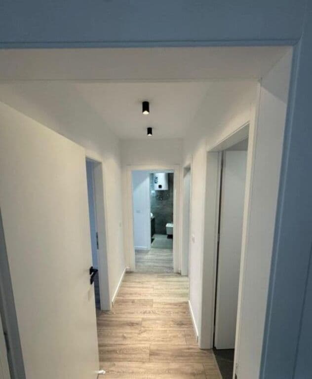 🏢 Zyrë për Qira – Pamje nga Liqeni, Liqeni Artificiale 📍 Rezidenca Pamje nga Liqeni, pranë Liqenit Artificiale