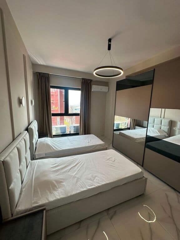 🏡 PËR QIRA – APARTAMENT SUPER 3+1+2 Ndërtesa Tirana Garden
