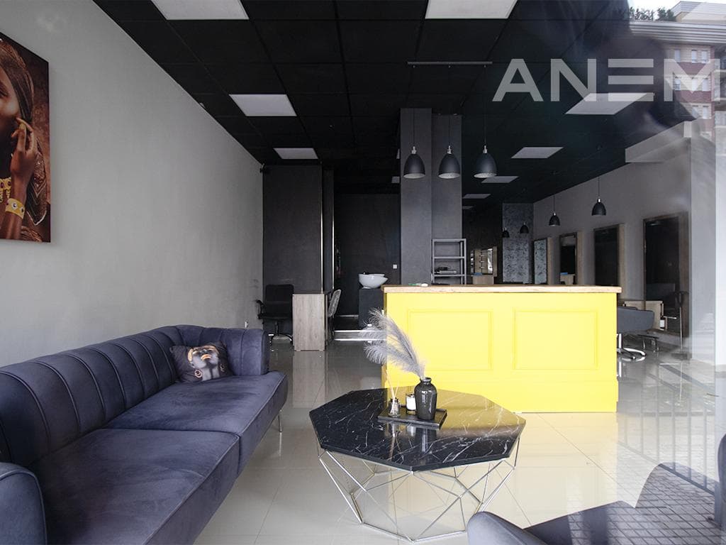 Lokal me qira 87m² në Rrugën C