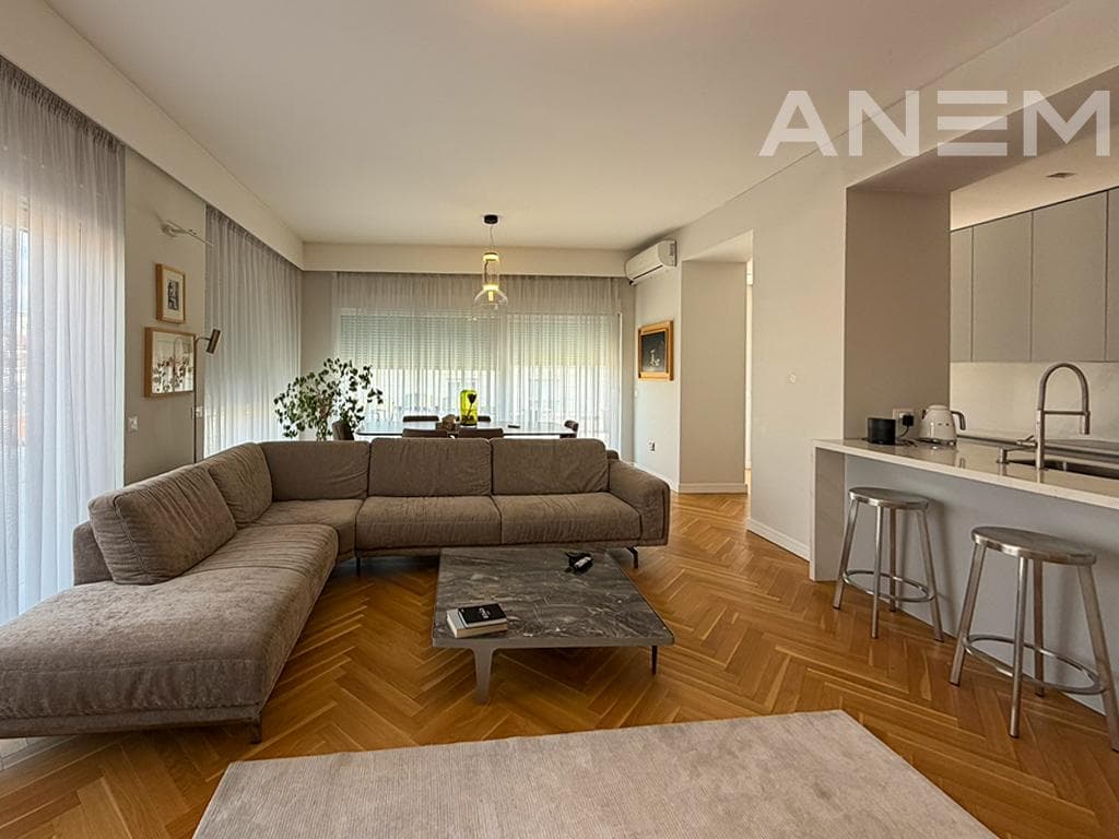 Penthouse në shitje 124m² + 95m² tarrace në Rrugën B