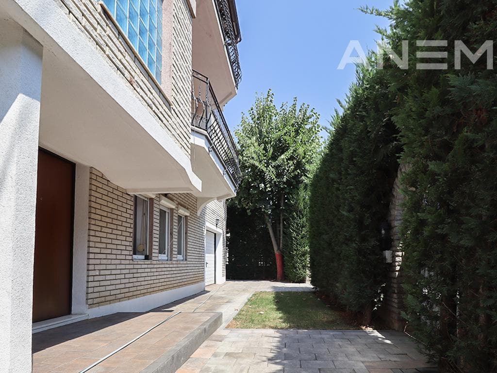 Shtëpi në shitje 320m² në Bregun e Diellit 2