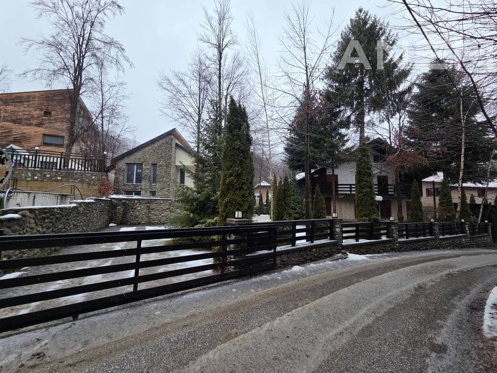 Vilë në shitje 260m² në Brezovicë 2
