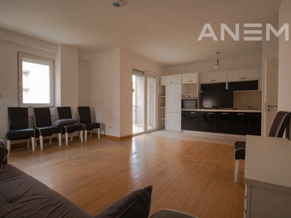 Banesë në shitje 97.8m² në Rrugën B