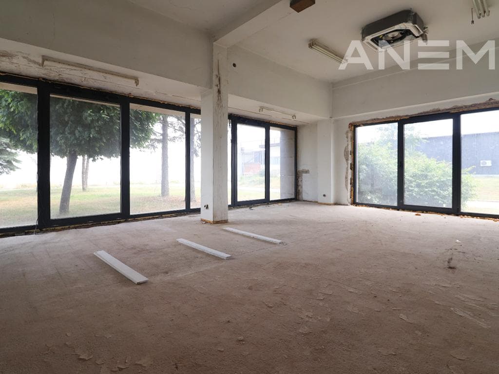 Objekt me qira 260m² në Zonën Industriale 4